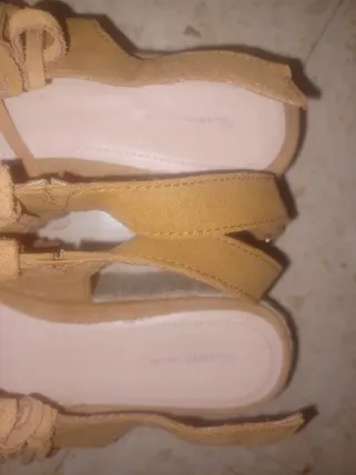 Sandalias mujer flecos beige