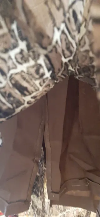 Falda estampada marrón y gris