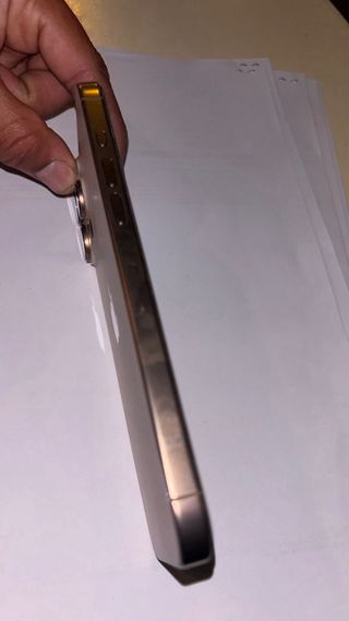 iPhone 16 Pro Oro/Plata