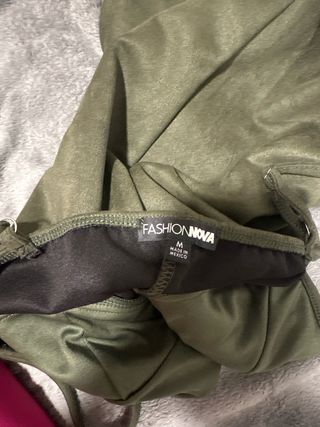 Vestido mini verde oliva