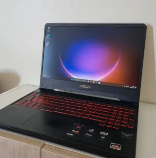 ASUS FX505DY  Negra y Roja