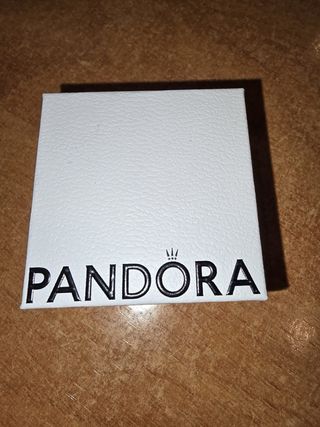 Charm MOM dorado con circonita