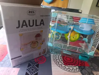 Jaula para hámster con accesorios