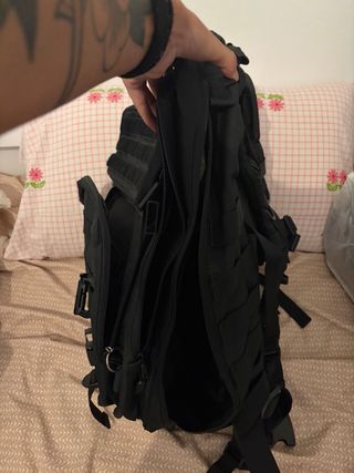Mochila negra militar con compartimentos 45 litros