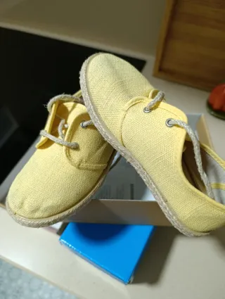 Zapatos niño amarillos