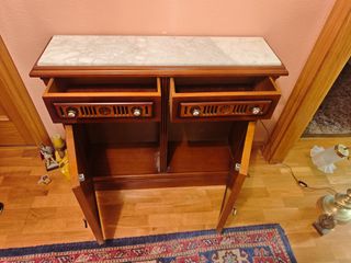 Mueble recibidor madera y mármol