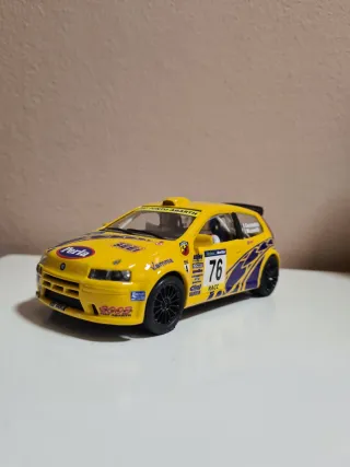 Scalextric Fiat Punto Abarth Amarillo