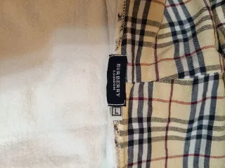 Sudadera Burberry con capucha y cremallera