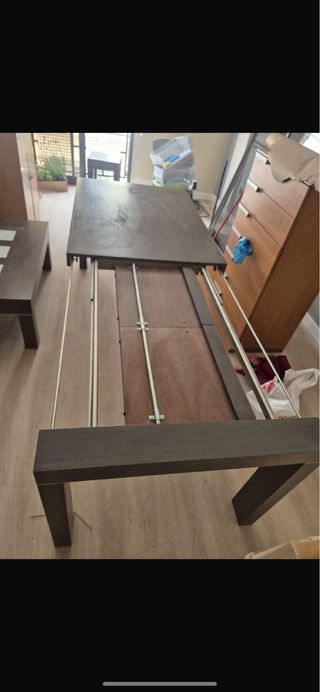 Mesa de comedor y sillas