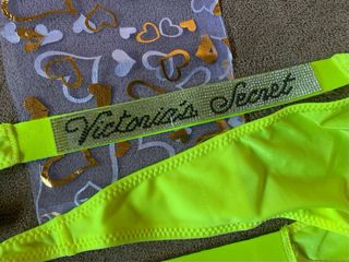 Tanga Victoria's Secret Amarillo Brillantes
