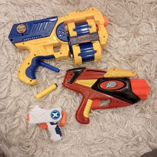 Lote 3 pistolas de plástico tipo Nerf