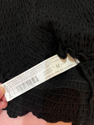 Crop Top negro hombros descubiertos Stradivarius M