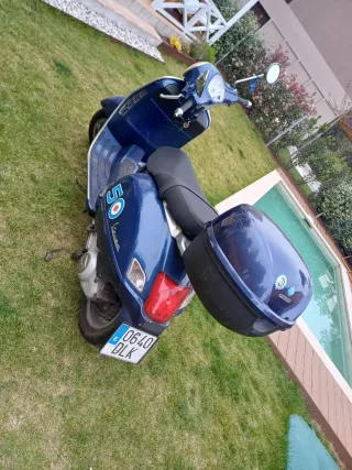Vespa GTS 125/200 Azul
