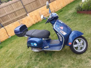 Vespa GTS 125/200 Azul