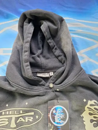 Sudadera Hellstar Negra con Estrellas