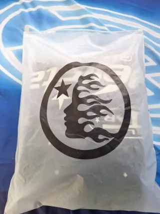 Sudadera Hellstar Negra con Estrellas