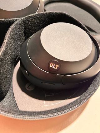 Auriculares Sony ULT Negros con Estuche