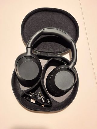 Auriculares Sony ULT Negros con Estuche