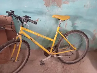 Bicicleta de Montaña Amarilla