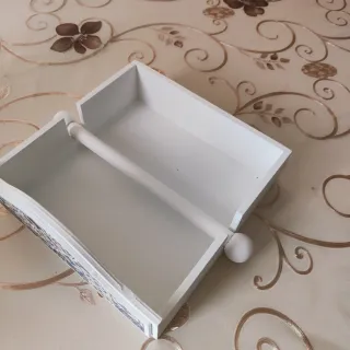 Portatovaglioli in legno decorato