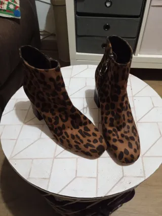 Botines leopardo Stradivarius tacón bloque