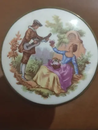 Perchero Marrón con 3 Pomos Decorados