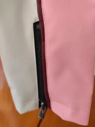 Cazadora Polipiel Ferrari Rosa y Blanca