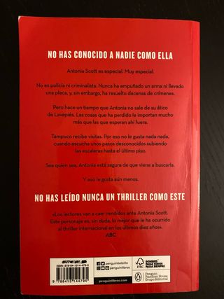 Reina roja y Loba Negra
