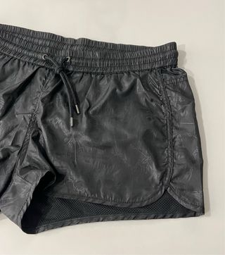 Pantalón corto deportivo
