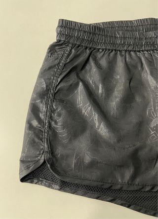 Pantalón corto deportivo