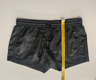 Pantalón corto deportivo