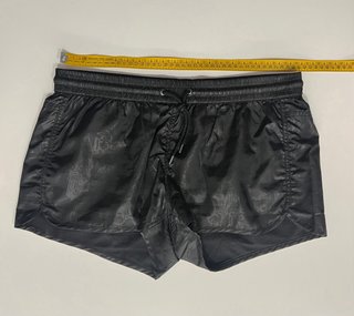 Pantalón corto deportivo
