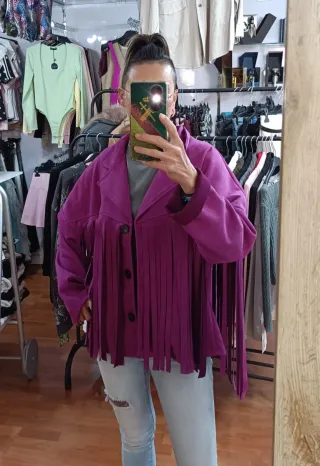 Cazadora flecos entretiempo morada