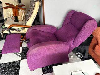 Sillón reclinable morado de tela