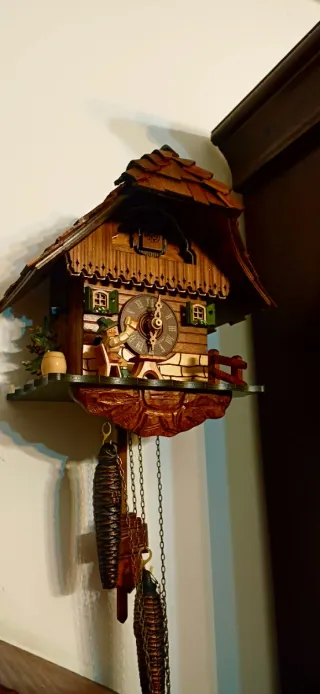 Orologio a cucù in legno