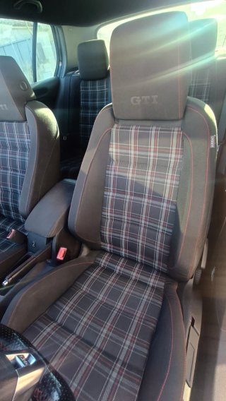 Volkswagen Golf 2010 leer anuncio
