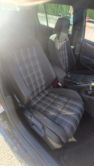 Volkswagen Golf 2010 leer anuncio