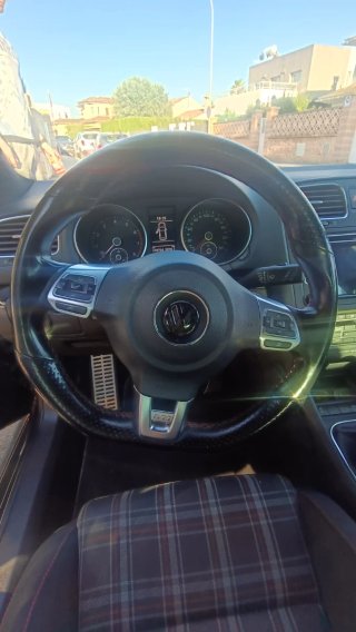 Volkswagen Golf 2010 leer anuncio