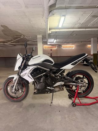 Kawasaki ER-6N Blanca