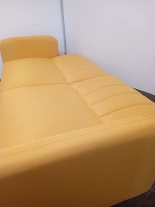 Sofá cama nuevo.