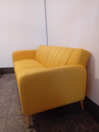 Sofá cama nuevo.