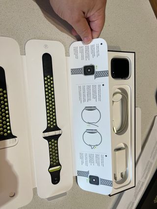 Apple Watch Series 5 Nike 44mm Negro/Amarillo