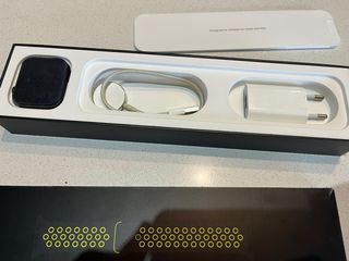 Apple Watch Series 5 Nike 44mm Negro/Amarillo