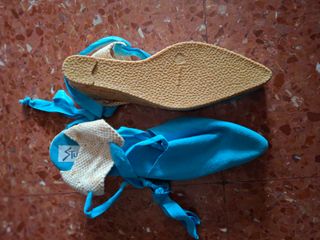 Bata de lunares azul y blanco