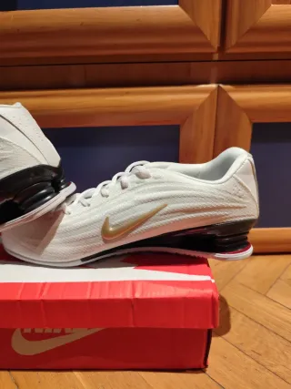 Nike Shox Z Blancas y Doradas Talla 42