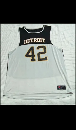 Camiseta Detroit 42 Décimas