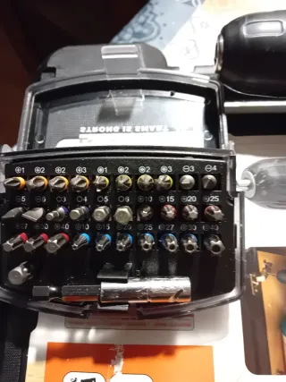 Taladro Black & Decker 18V + conjunto de puntas