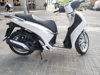 Honda SH 125i (1 año de garantía)