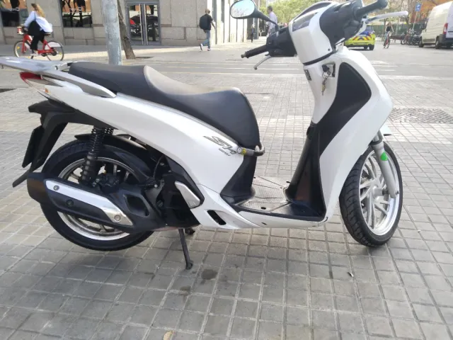 Honda SH 125i (1 año de garantía)
