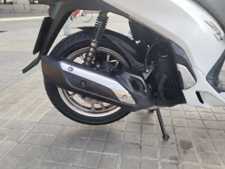 Honda SH 125i (1 año de garantía)